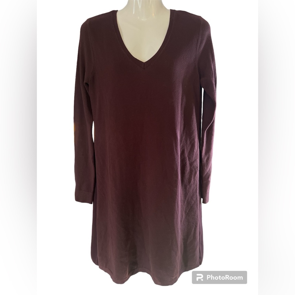 NWOT LOFT V Neck Dress. Lightly lined.